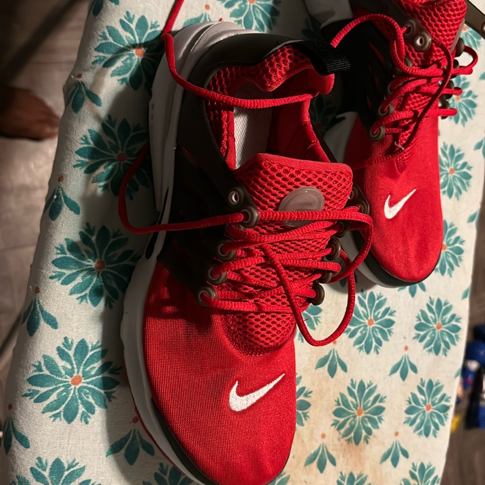 NIKE PRESTO SNEAKERS